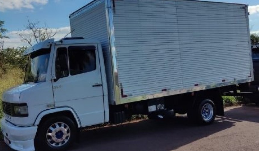 Caminhão Mercedes Bens carregado com café foi furtado em Cascavel