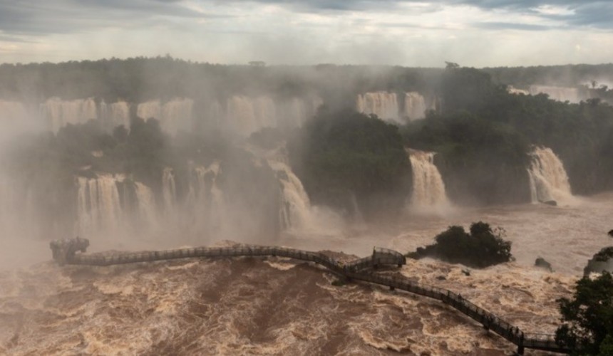 Cataratas do Iguaçu atinge vazão de 7 milhões de litros d’água por segundo