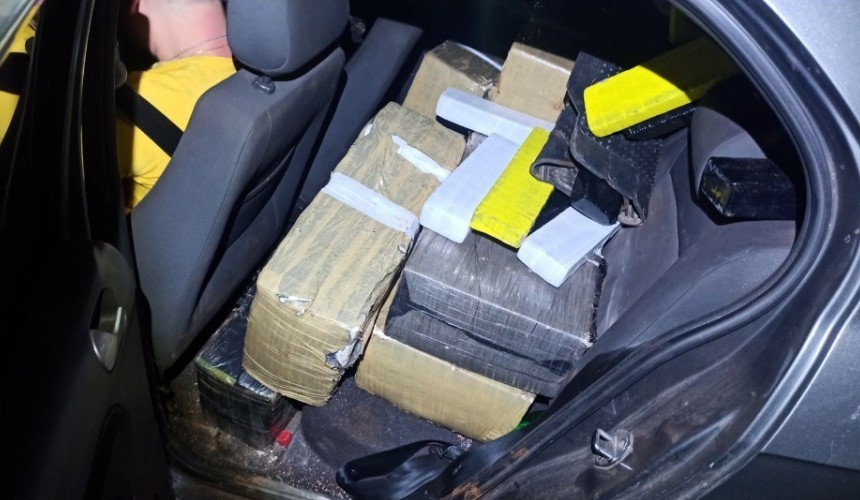 PM apreende quase meia tonelada de maconha em Ouro Verde do Oeste