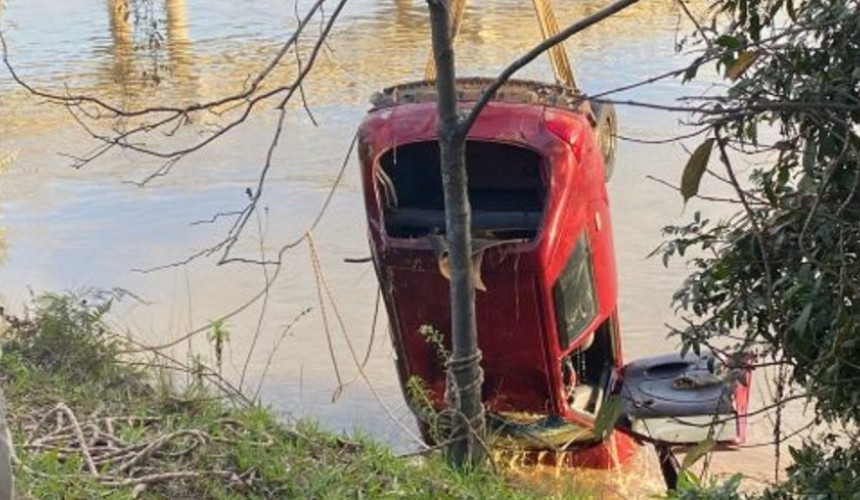 Veículo com quatro pessoas mortas é encontrado no Rio Iguaçu