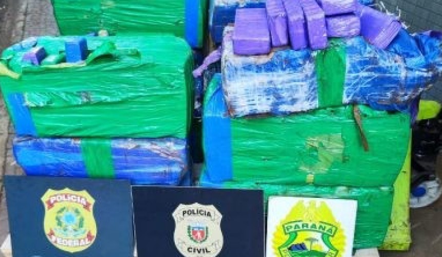 PF e forças estaduais apreendem mais de 350 quilos de maconha em porto clandestino