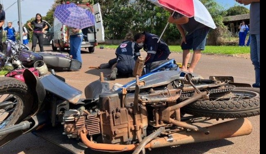 ​Acidente entre motos deixa gestante gravemente ferida em Santa Helena