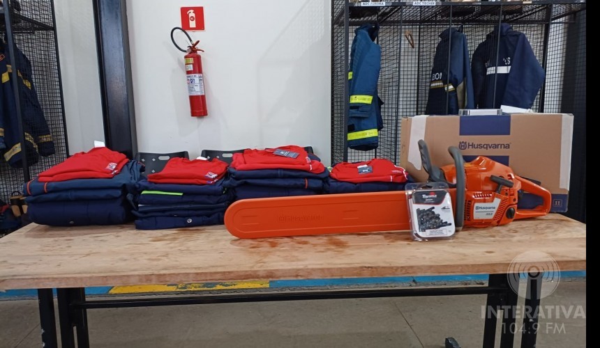 Bombeiros de Capitão recebem novos uniformes e equipamentos para trabalho