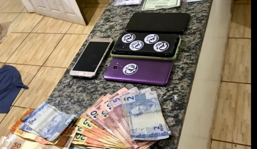 PM desmantela ponto de tráfico e detém seis pessoas em Boa Vista da Aparecida