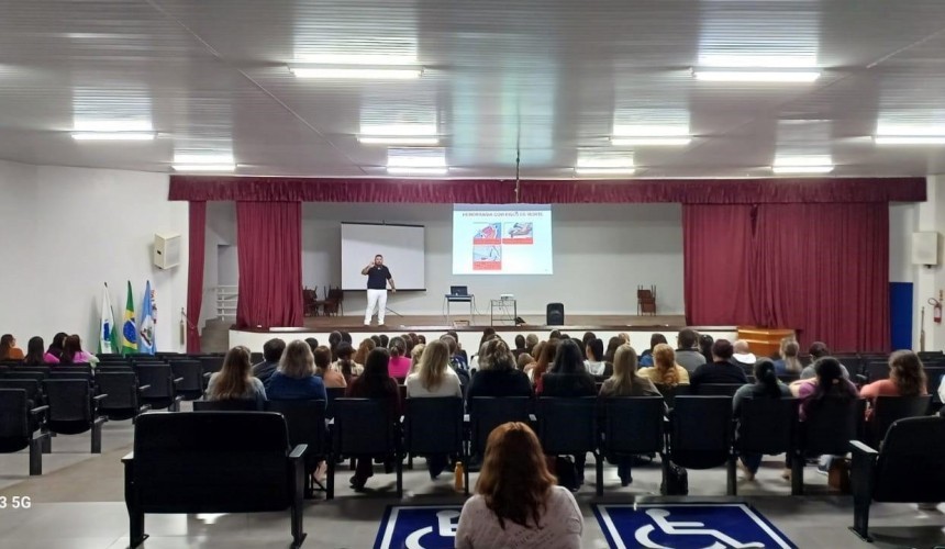 Capacitação com profissionais da Educação Municipal sobre a Lei Lucas aconteceu neste sábado em Capitão