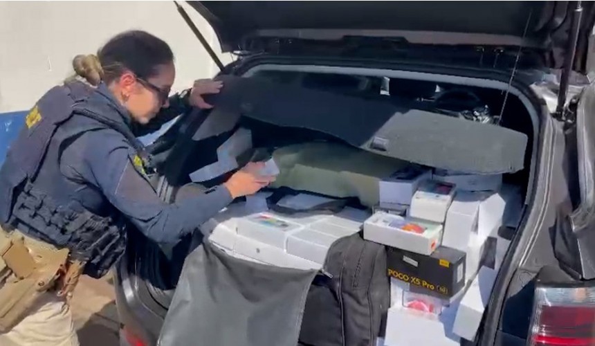 Trio é detido com eletrônicos, perfumes e anabolizantes na BR 277 em Cascavel