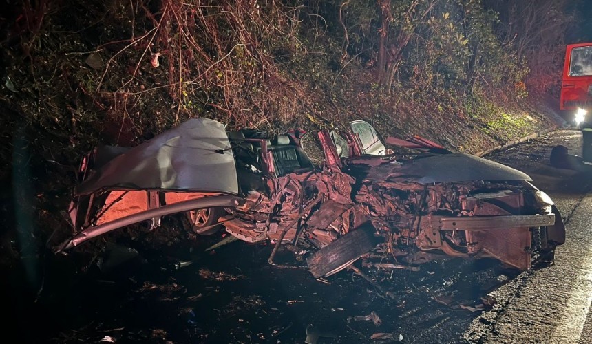 Rapaz morre e dois ficam feridos em grave acidente na PR-182