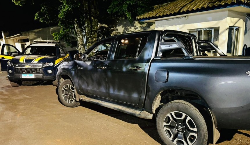 PRF recupera caminhonete Hilux clonada em Cascavel