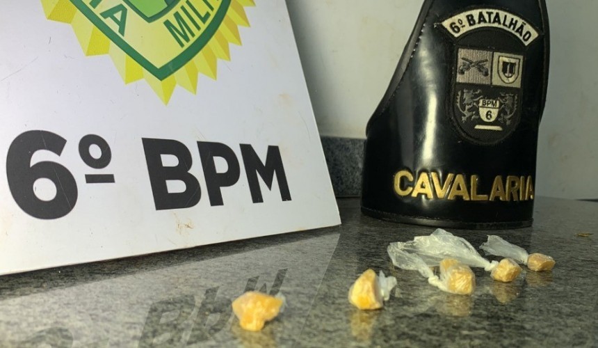 Jovem de 18 anos é preso com pedras de crack em Cascavel