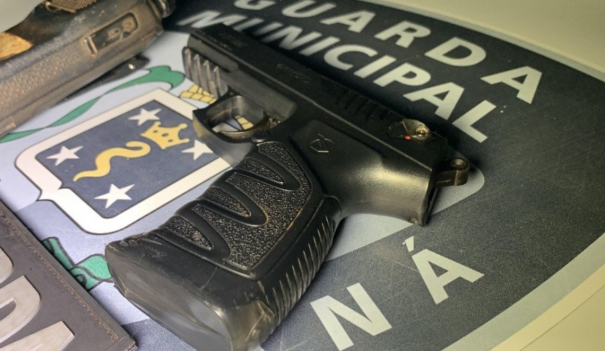 Homem é preso após ameaçar ex-mulher com simulacro em Cascavel
