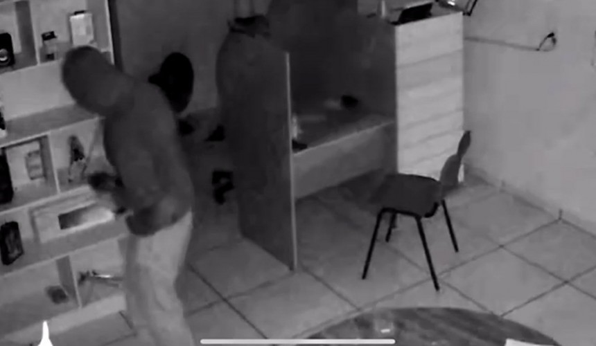 Câmera flagra assalto em loja de Boa Vista da Aparecida