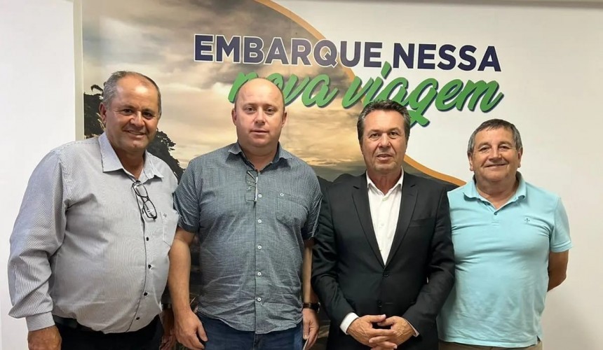 Cumprindo agenda em Curitiba Prefeito de Capitão reivindica recursos para o município