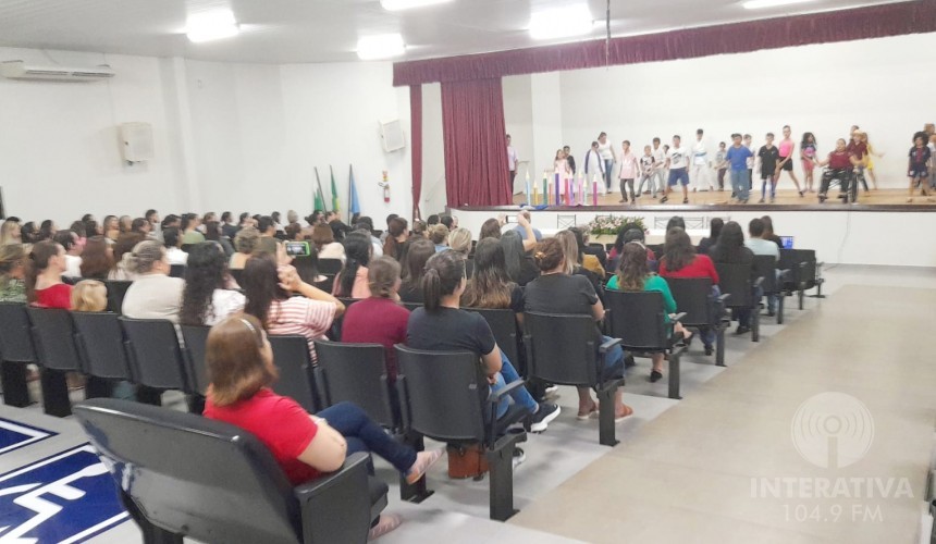 4° Conferencia Municipal de Educação para tratar sobre o Plano Municipal de Educação é realizada em Capitão