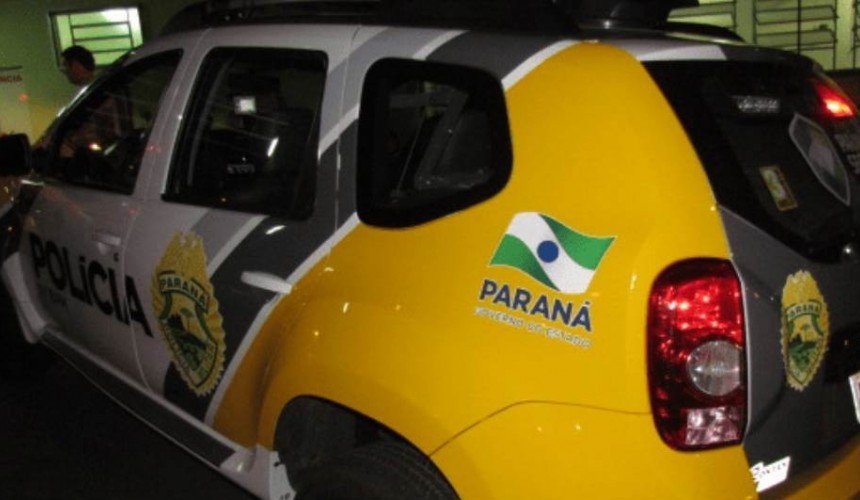 Homem que portava droga e arma de fogo, foge da polícia, bate moto em muro e fratura tornozelo em Dois Vizinhos