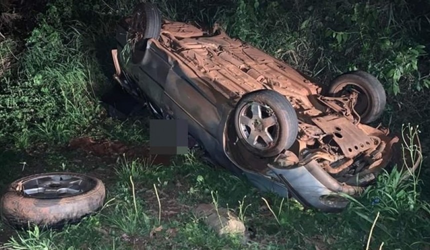 Condutor morre em capotamento de carro na PR-473 em Dois Vizinhos