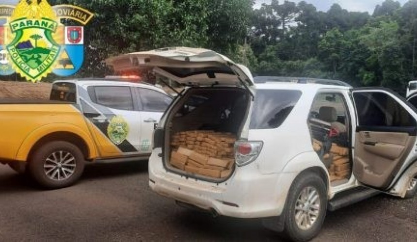 BPRv apreende carro com 460 quilos de maconha na PR-484 em Quedas