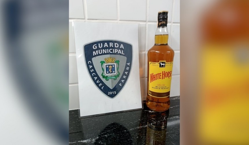 Homem é preso após furtar garrafa de whisky em Cascavel