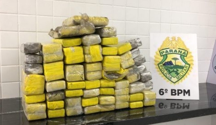 PM apreende caminhonete furtada e carregada de maconha, escondida em residência em Santa Tereza do Oeste