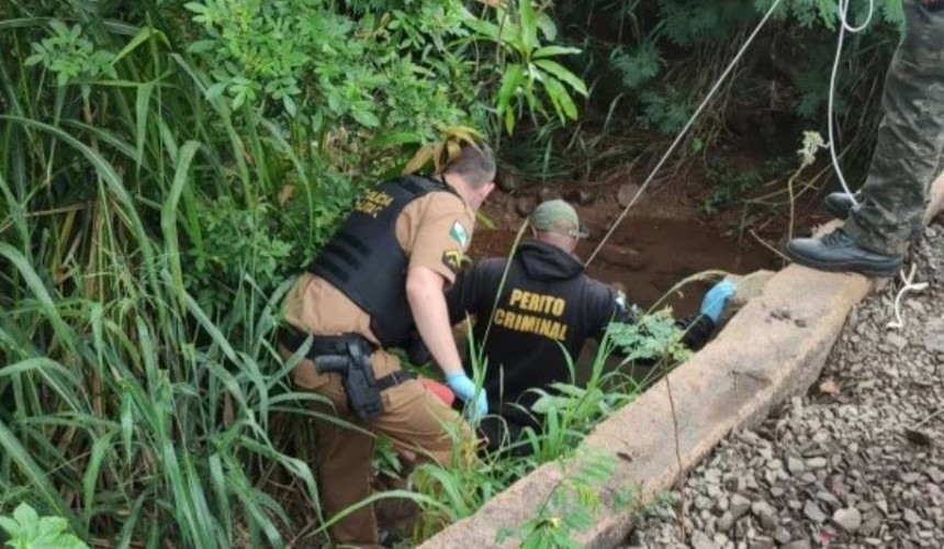Corpo de homem esfaqueado é encontrado em rio no Oeste do Paraná