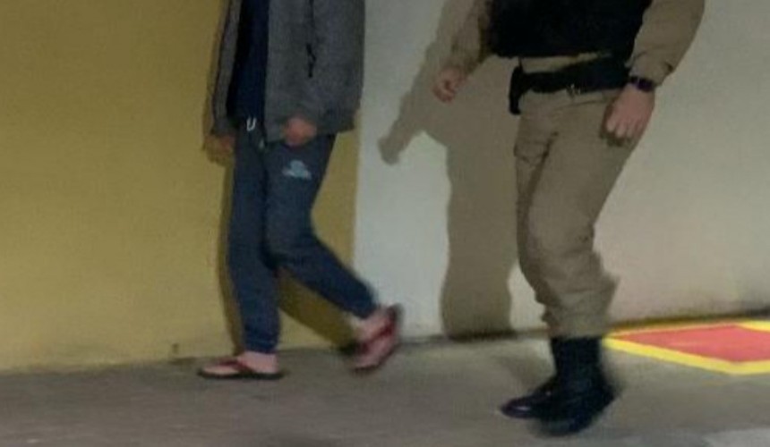 Homem é detido após agredir mulher no bairro Morumbi em Cascavel