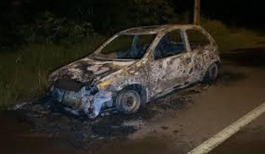 Homem coloca fogo em carro após briga com a ex-companheira em Cascavel
