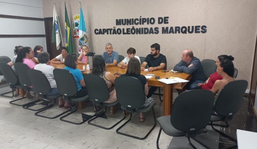 Representantes do Sindicato se reúnem com Prefeito para discutir demandas das zeladoras de Capitão