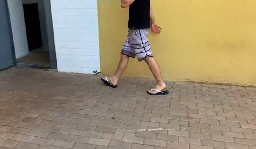 Homem é detido após esganar esposa por causa de celular em Cascavel
