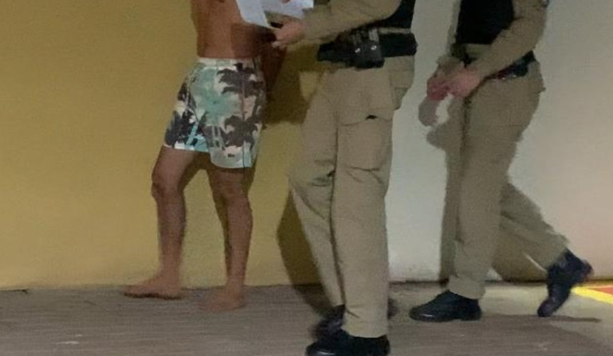 Mulher reage e ergue homem na bordoada após ser arrastada pelos cabelos em Catanduvas
