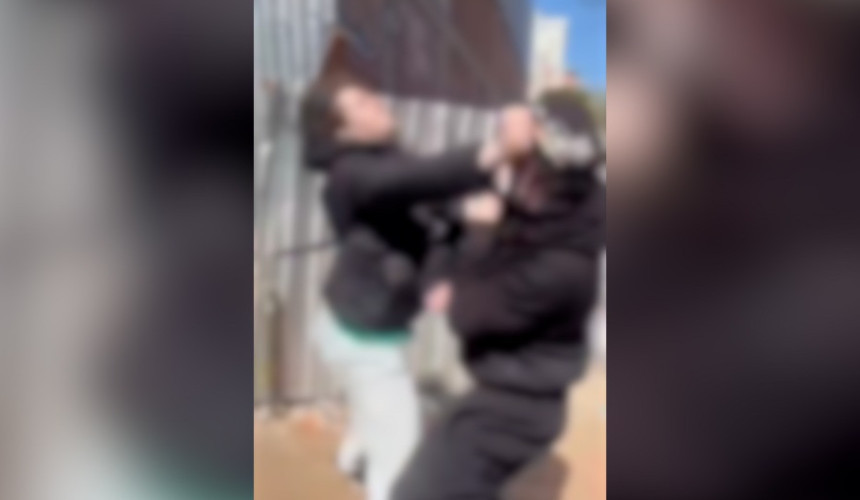 Briga entre adolescentes na frente de colégio estadual de Cascavel preocupa comunidade escolar