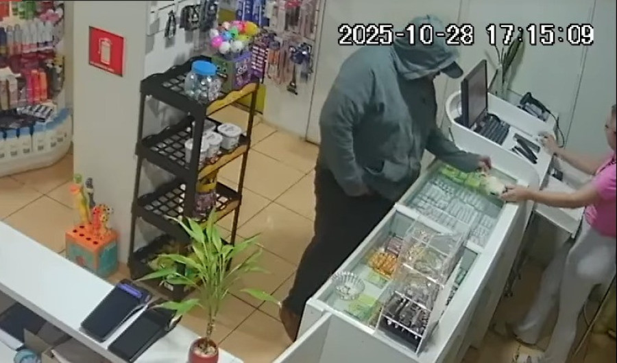 Farmácia em Capitão Leônidas Marques é assaltada e atendente é trancada no banheiro