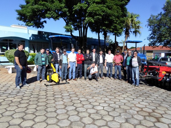 CAPITÃO: Linha Bom Jesus e Tormen recebem tratores