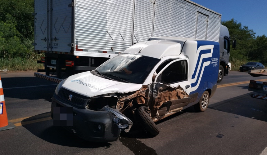 Acidente na BR-163 em Capitão deixa três feridos