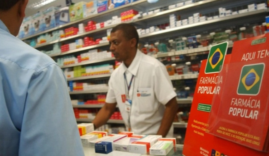 Medicamentos ficam mais caros a partir de hoje, com reajuste de até 5,06%